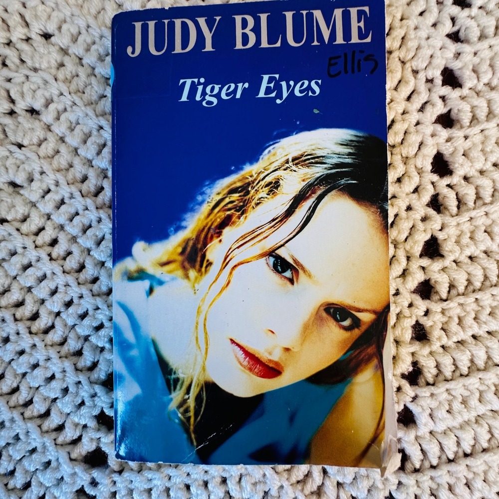 Tiger Eyes by Judy Blume Paperback Young Adult Fiction ISBN 0440984696‎